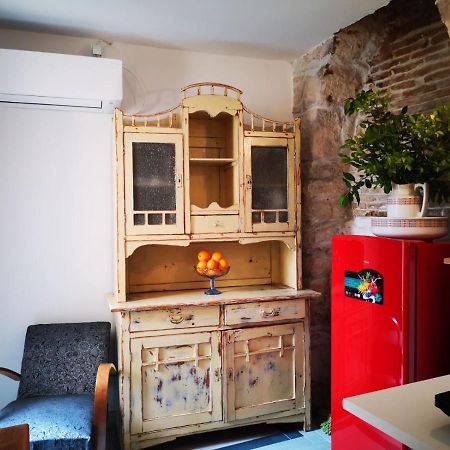 Cres B Studio Apartman Luaran gambar