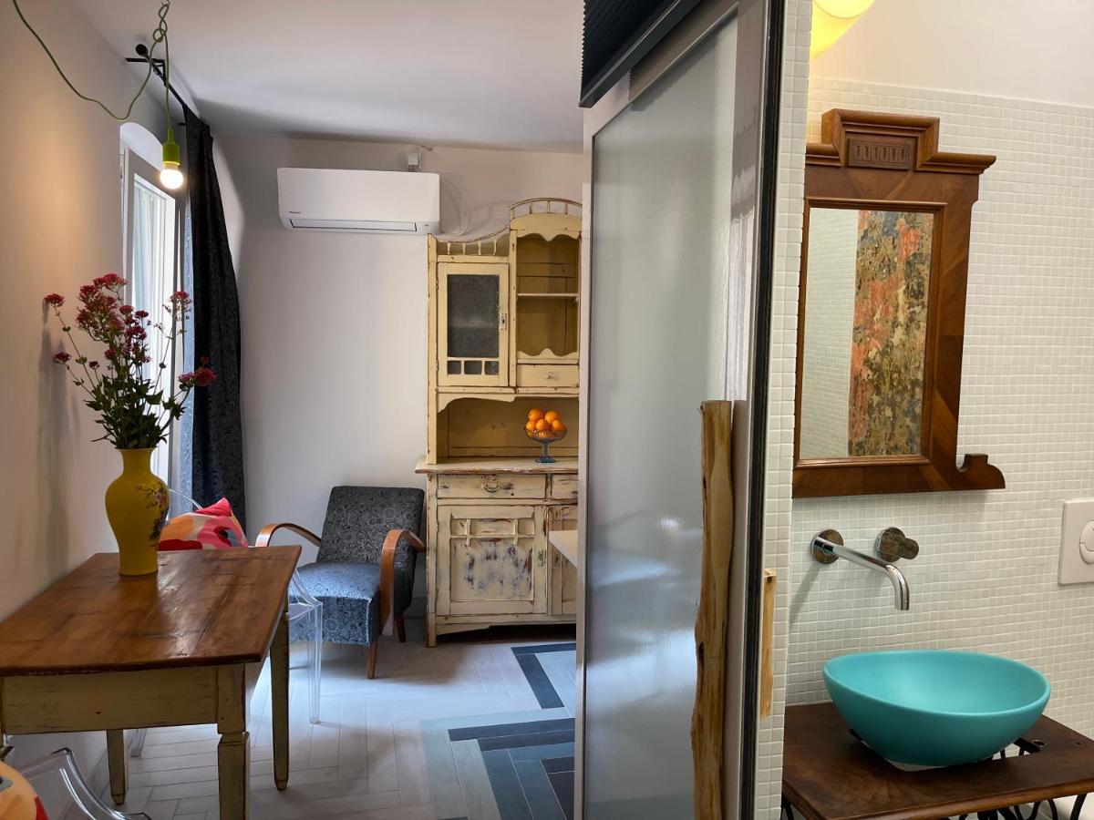 Cres B Studio Apartman Luaran gambar